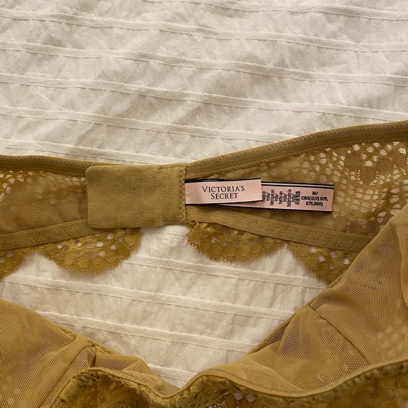 Victoria’s Secret Bralette - Picture 2 of 2